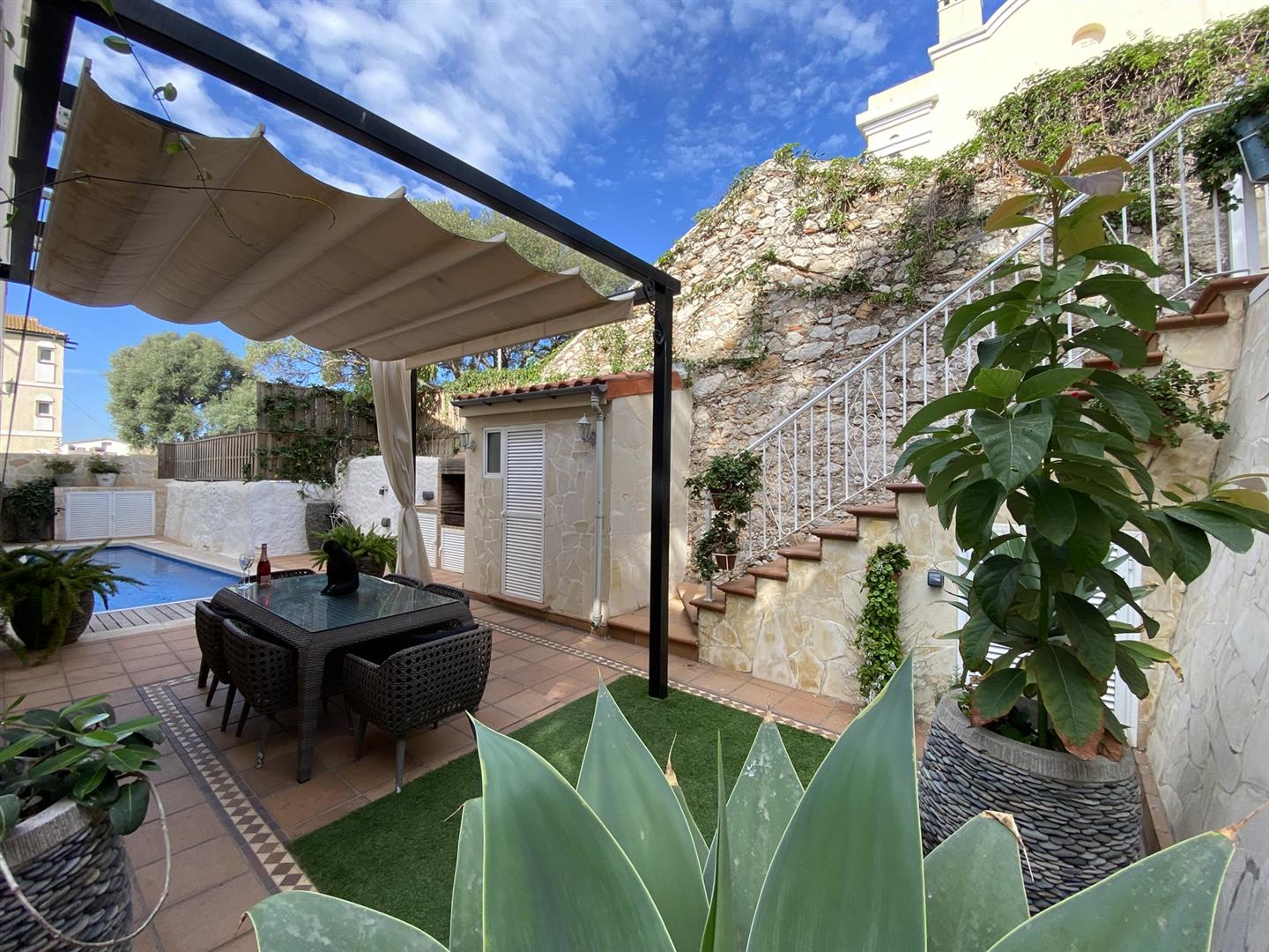 Image of House - 4 Bedrooms - 3 Bathrooms for Rental in South District-Gibraltar, Image 1